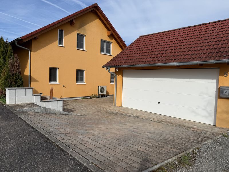 PROVISIONSFREI: Exklusives Familienidyll in absoluter Ruhelage (Sackgasse) mit Garage